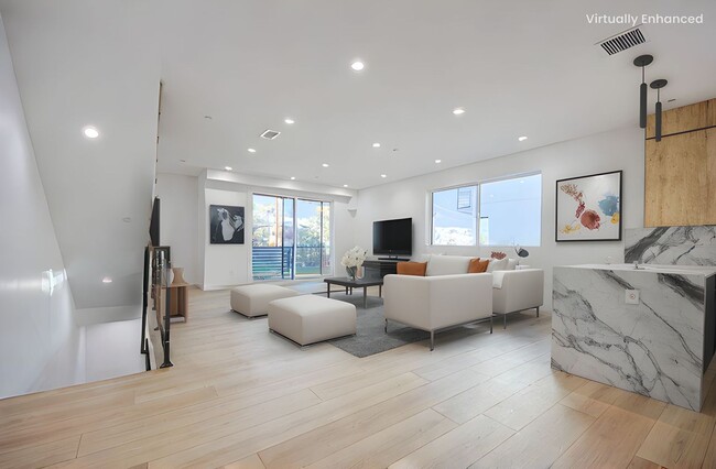 Foto del edificio - 11730 Gilmore St