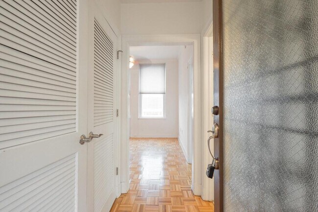 Foto del edificio - 212 E Clay St