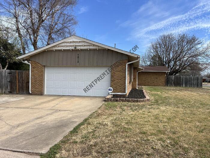 Photo - 7812 S Country Club Dr. Oklahoma City, OK 73159