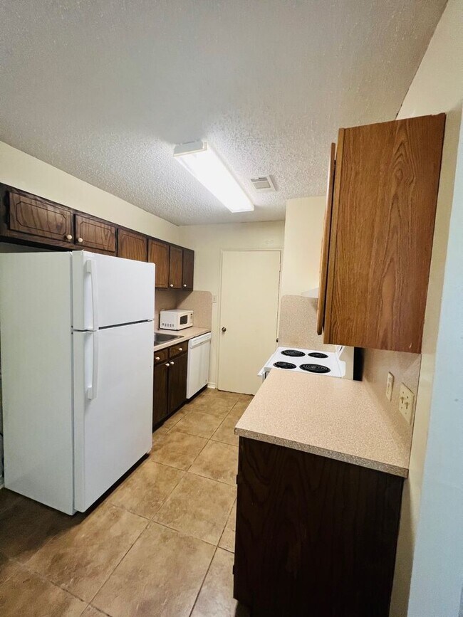 Building Photo - 6358 Quinn Drive Apt. C