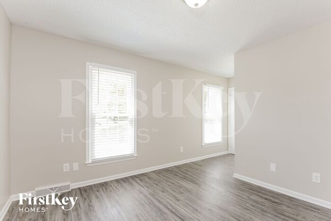 Building Photo - 6021 Woods Edge Ln