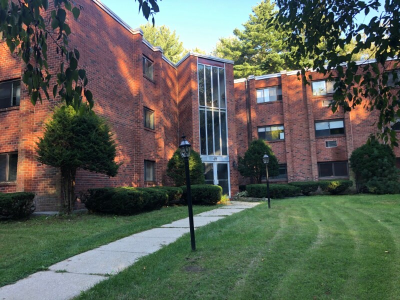 49 Windsor Dr, Holliston, MA 01746 Room for Rent in Holliston, MA