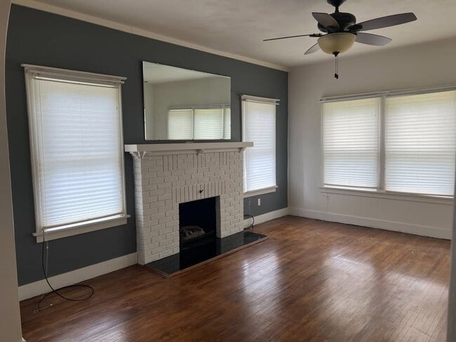 Building Photo - Charming 3-Bedroom, 1.5-Bath Single-Family Home with Bonus Living Space