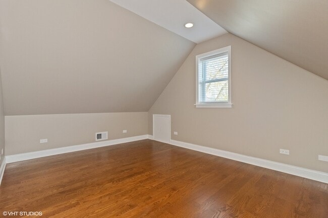 Foto del edificio - 7705 W Montrose Ave