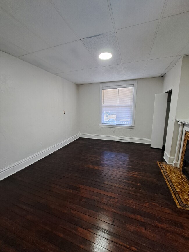 Building Photo - 454 Freeport St