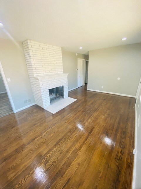 Building Photo - 473 Frances Dr NW
