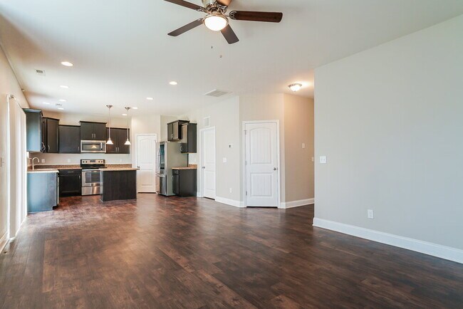 Foto del edificio - 3417 Snowberry Dr