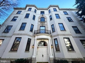 Building Photo - 3020 Dent Pl NW