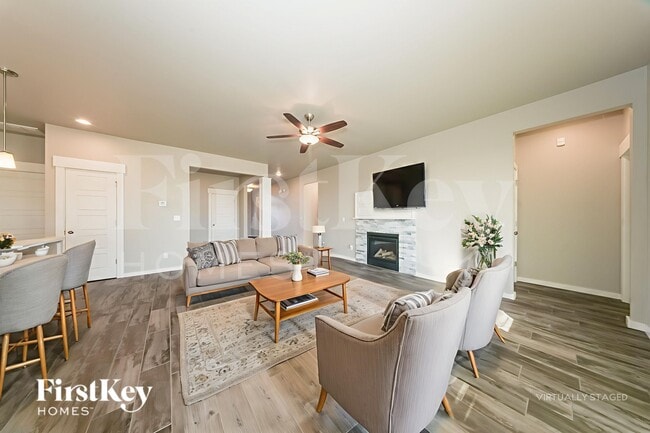 Building Photo - 2020 Sara Vista Dr