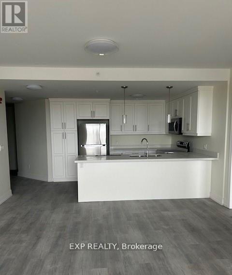 Photo du bâtiment - 300B Fourth Ave