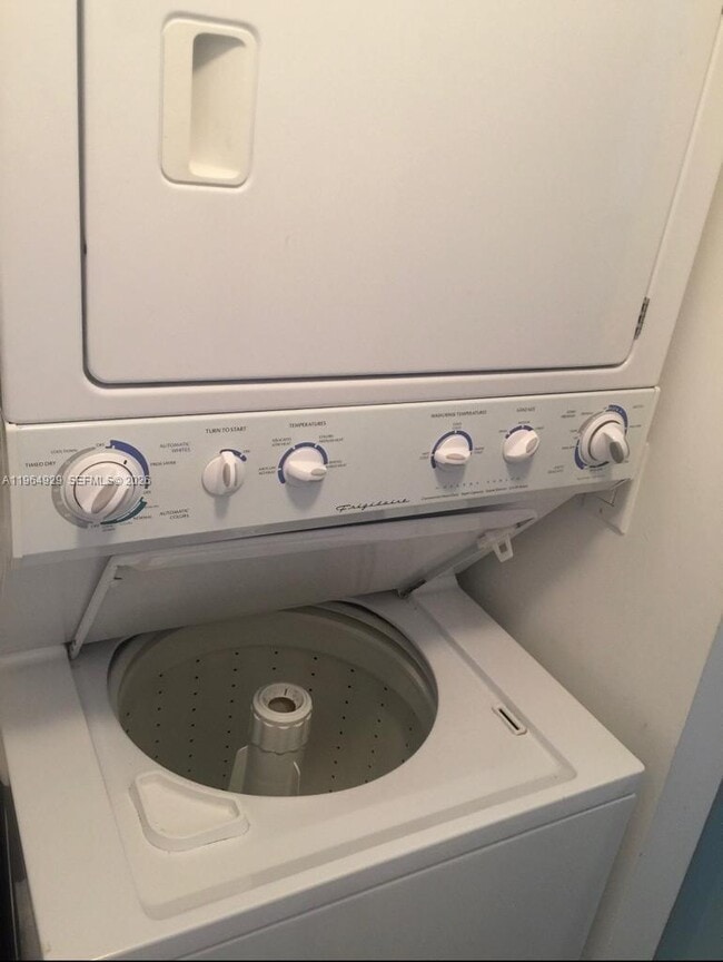 Building Photo - 18201 Collins Ave