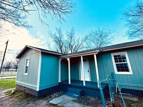 Building Photo - 3453 N Delaware Ave