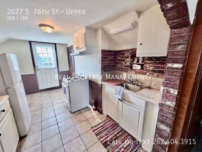 Building Photo - 2027 S 76th St