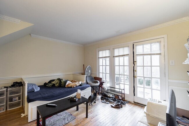 Foto del edificio - 4513 1/2 MacArthur Blvd NW