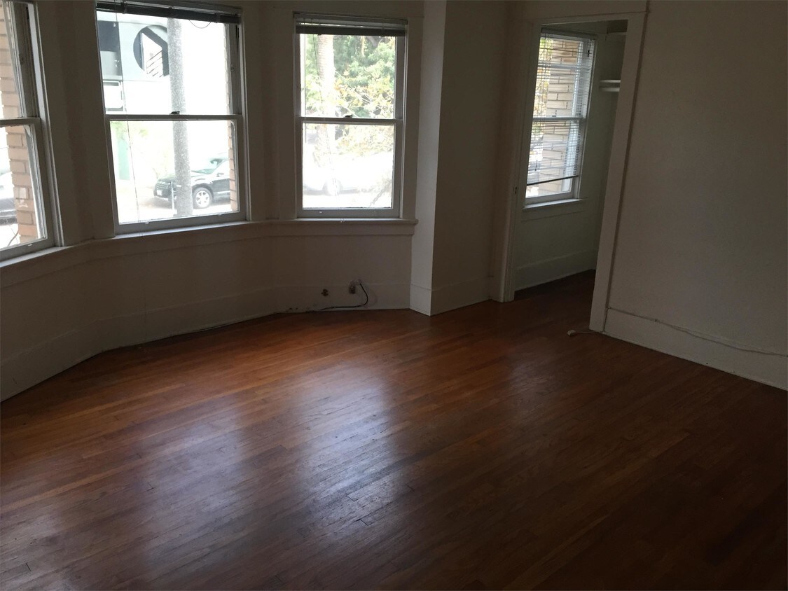 Primary Photo - 300 San Juan Ave