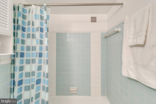 Foto del edificio - 2710 Macomb St NW