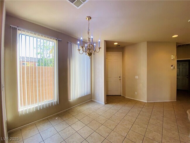 Building Photo - 3646 Surfboard Ct