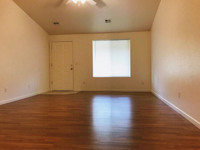 Foto del edificio - 2 br, 1 bath House - 273 Fairacres Lane