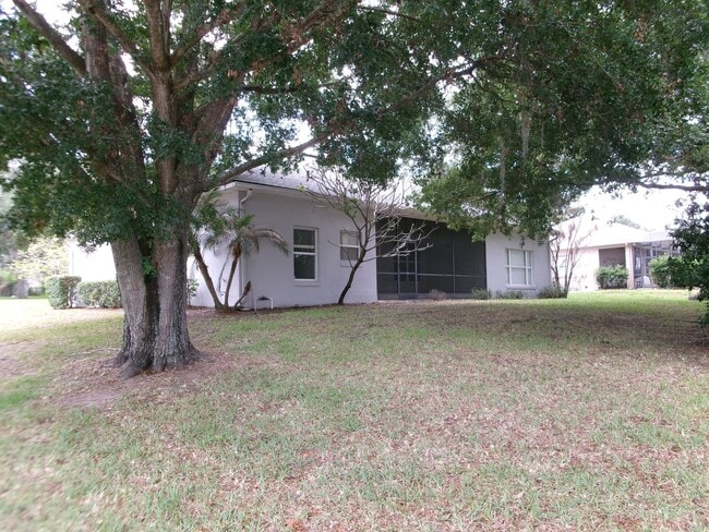 Building Photo - 12415 Lake Valley Dr