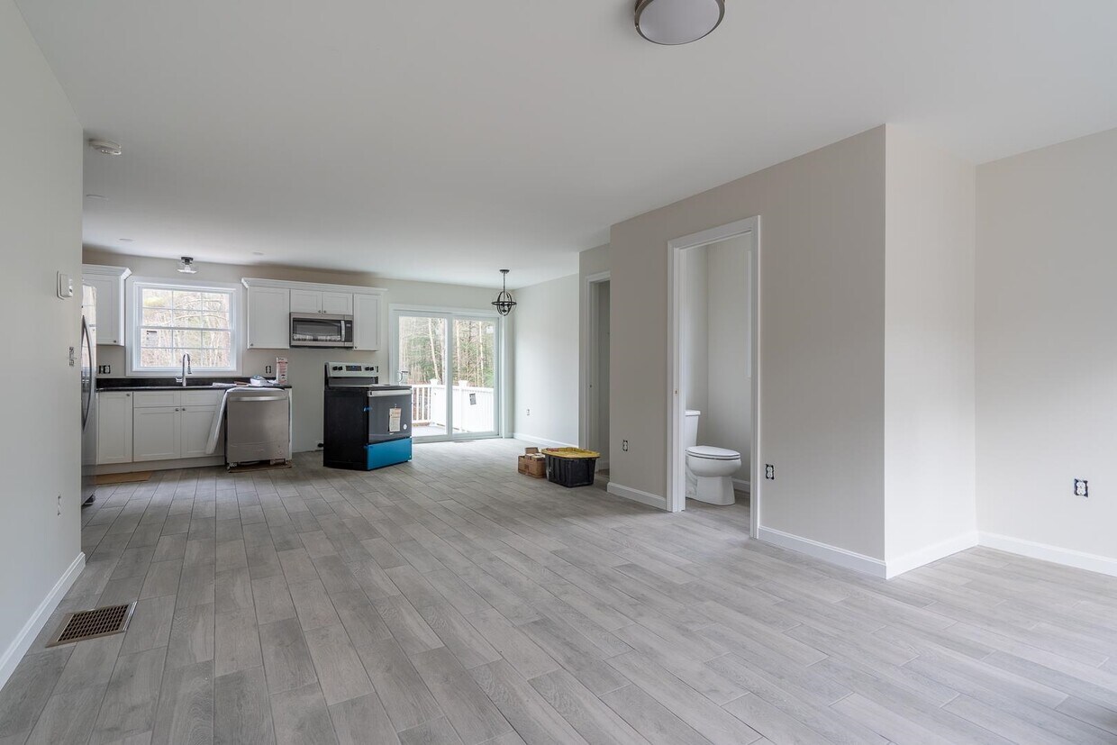 86 Reservoir Dr, Weare, NH 03281 Townhome Rentals in Weare NH