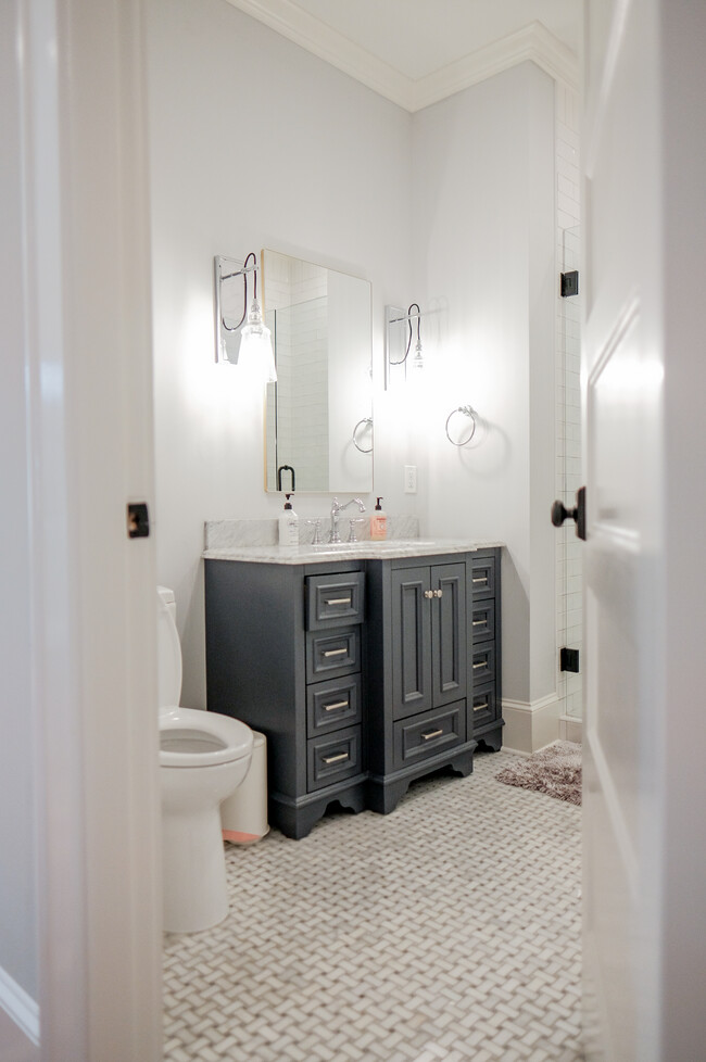 2nd Bath - 112 E Innes St