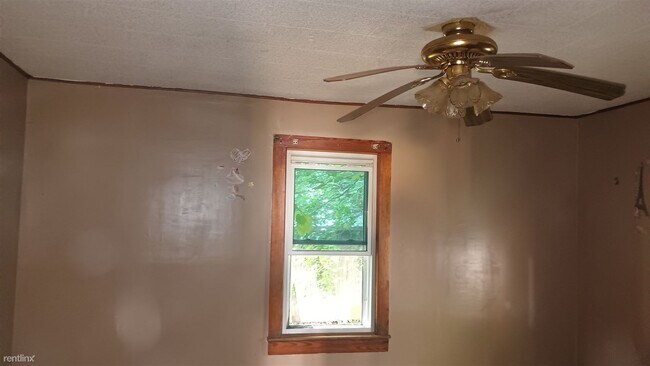 Building Photo - 2 br, 1 bath House - 637 Branum Street