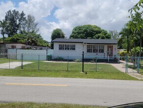 Building Photo - 12510 W Golf Dr