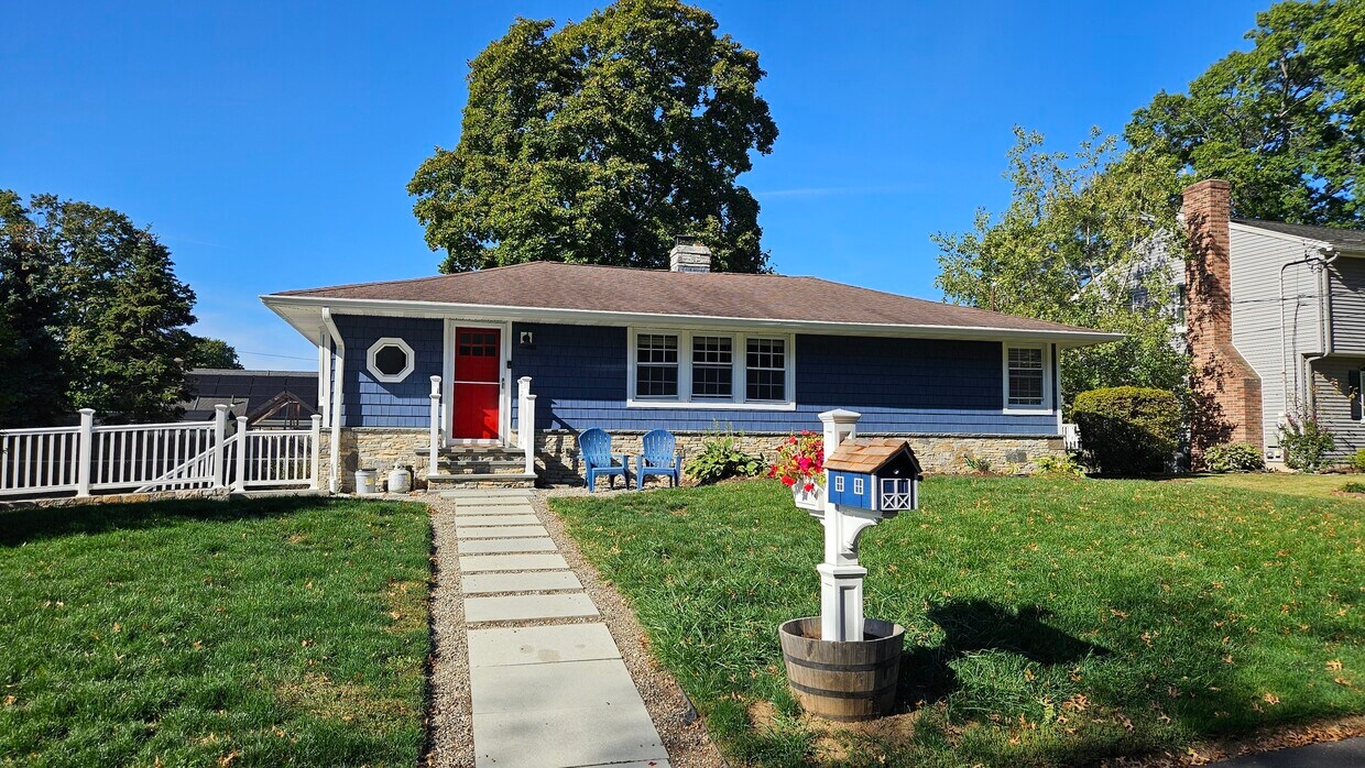 Primary Photo - 75 Florence Ave