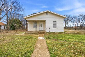 Building Photo - 1412 Chase Ave