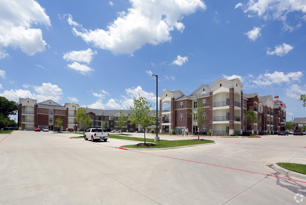 Building Photo - Newsome Homes