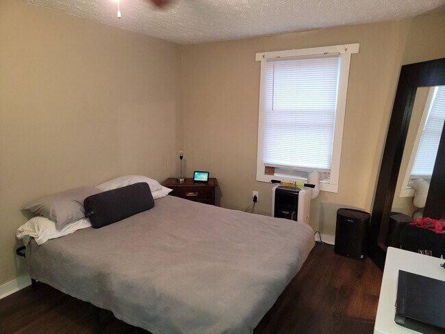 Foto del edificio - 3 bed, 1 bath single family home