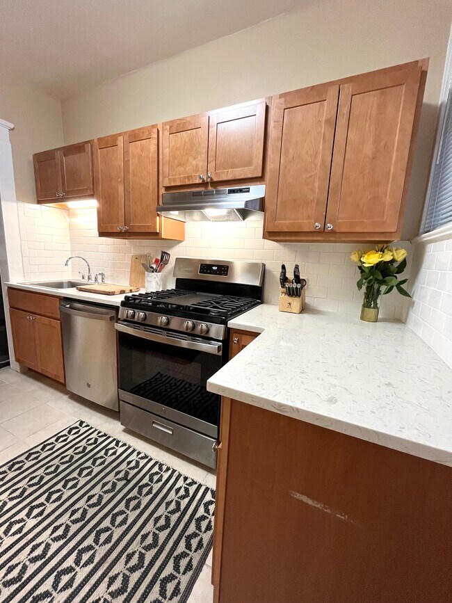 Kitchen - 321 Wisconsin Ave