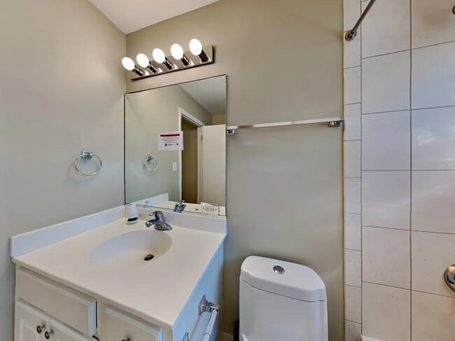 Building Photo - 103 S Cedarcrest Dr
