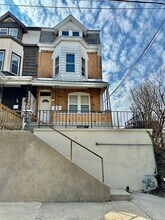 Building Photo - 1014 S 6th St