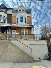 Building Photo - 1014 S 6th St