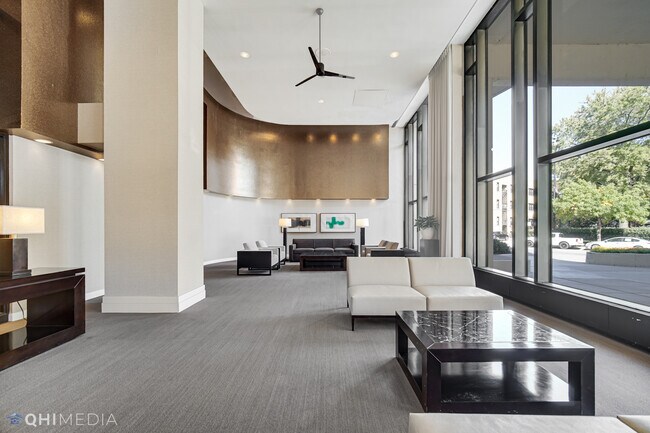 Foto del edificio - 3930 N Pine Grove Ave