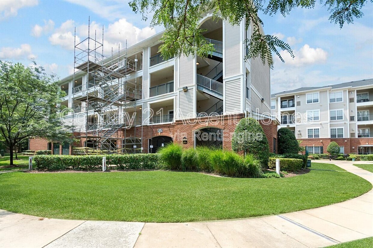 Photo - 4860 Eisenhower Ave