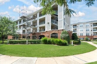 Building Photo - 4860 Eisenhower Ave