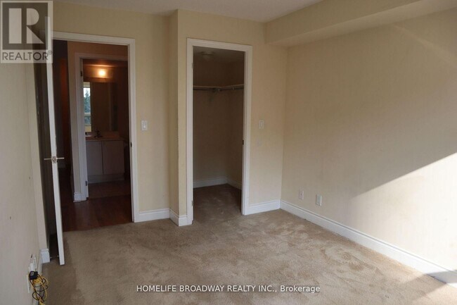 Photo du bâtiment - 75 S Town Centre Blvd