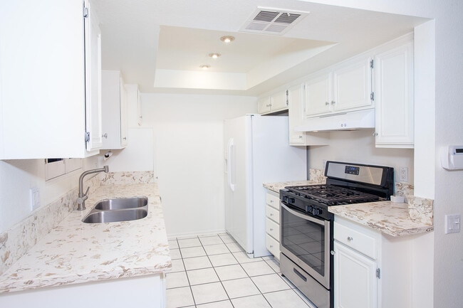 Foto del edificio - 451 E Vía Carisma