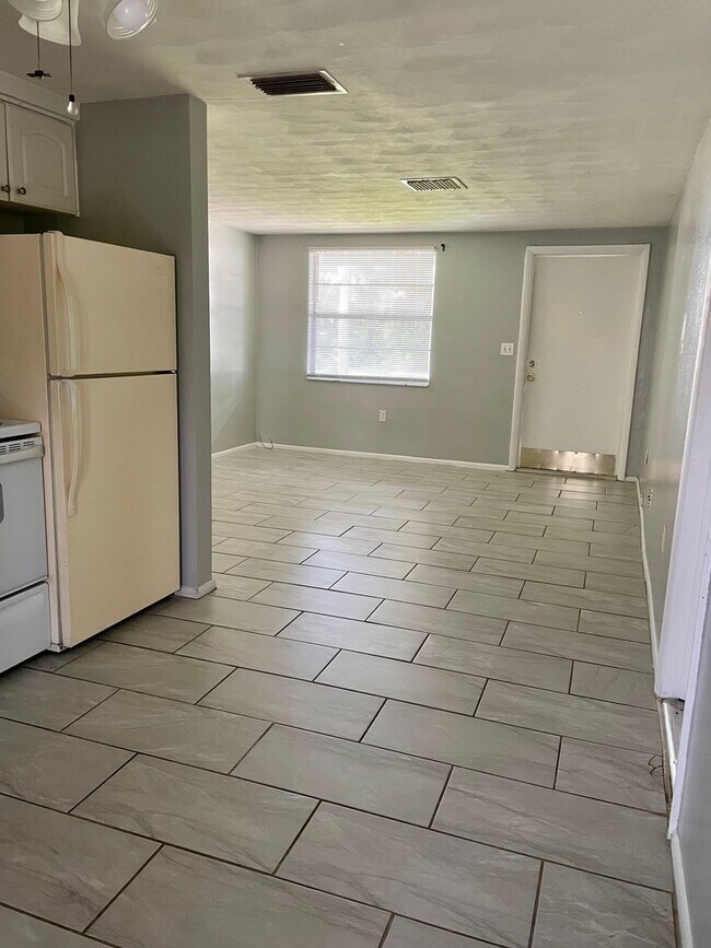Foto del edificio - 5922 Monroe St