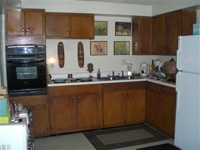 demás - 1231 Laidlaw Ave