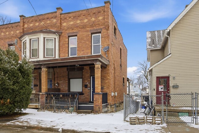 Building Photo - 1114-1118-1118 Sutherland St