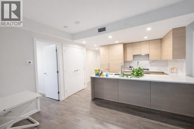 Building Photo - 305 Morrissey Rd