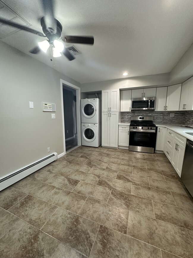 Building Photo - 312 Elverton Ave