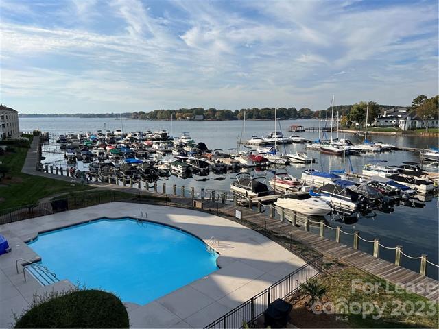 Foto principal - 18743 Vineyard Point Ln