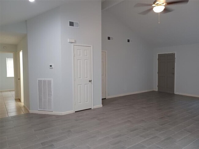Foto del edificio - 6914 Foxfield Ln
