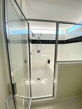 Building Photo - 823 Robin St