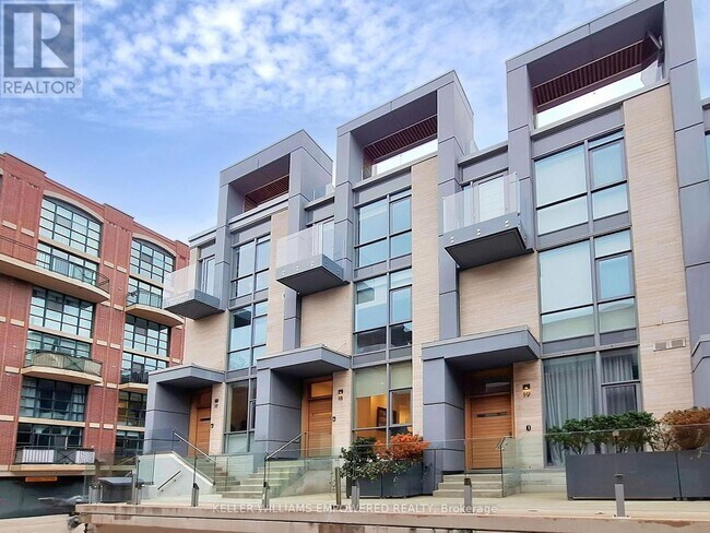 Photo du bâtiment - 850 Richmond St W