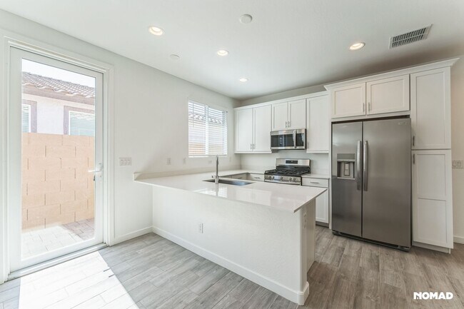 Foto del edificio - Charming 1BR Condo in San Tan Valley (Util...